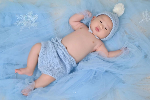 盘锦三个月宝宝挠耳朵 盘锦三个月宝宝挠耳朵