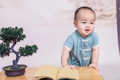 盘锦六个月宝宝摇头正常吗